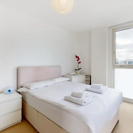 Lovely 2 Bedroom Flat With Balcony In Stratford London Exterior photo