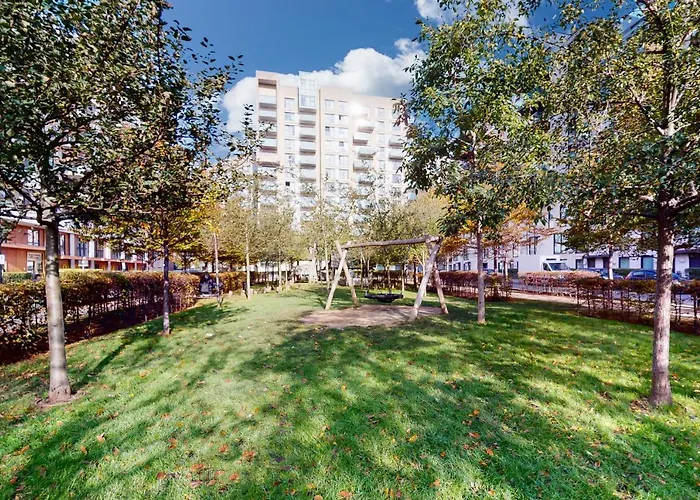 Lovely 2 Bedroom Flat With Balcony In Stratford