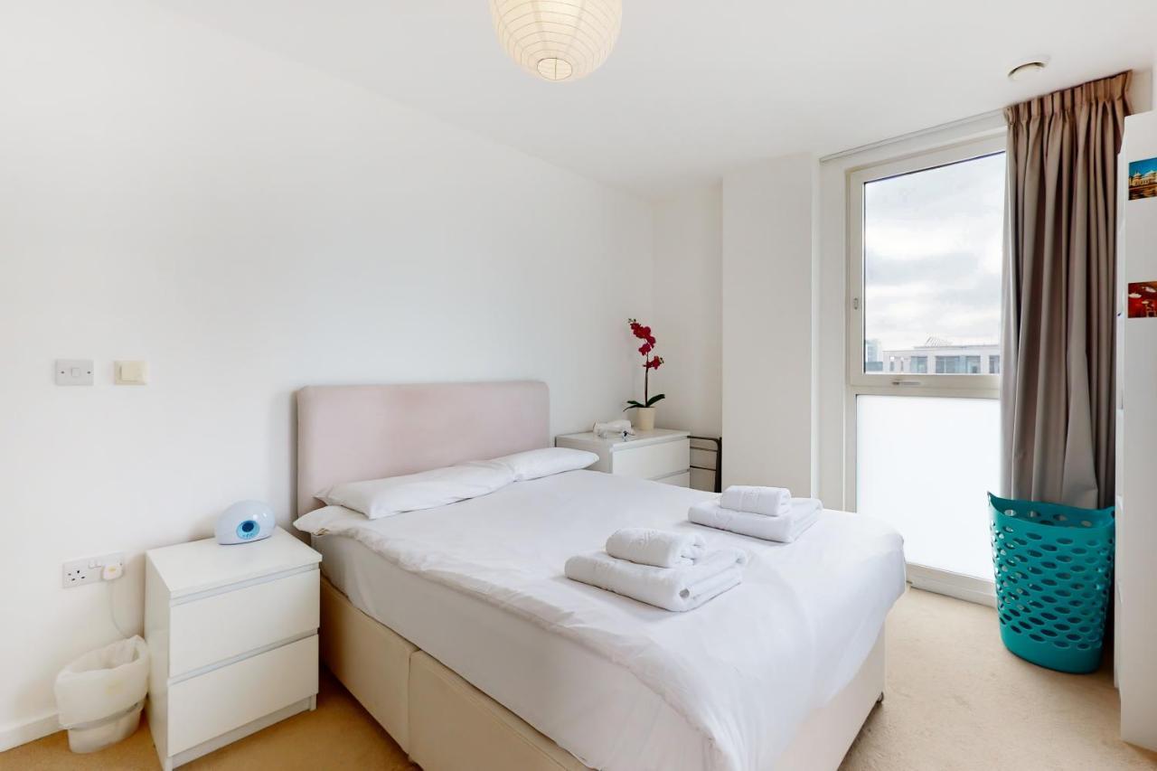 Lovely 2 Bedroom Flat With Balcony In Stratford Appartement *